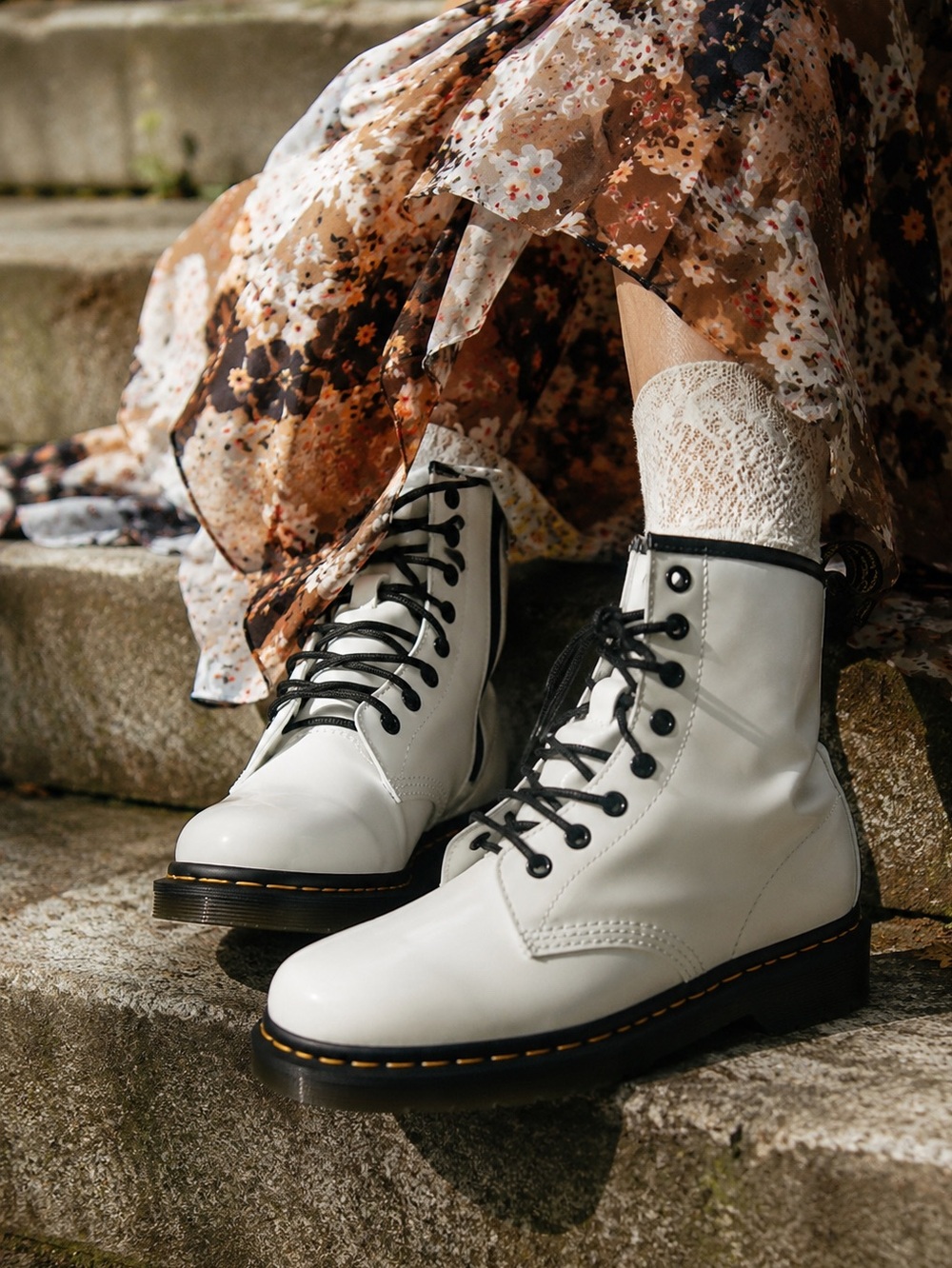 Dr. Martens 1460 White Smooth Leather Boots | Size 9 | Like New / EUC - Picture 2 of 13